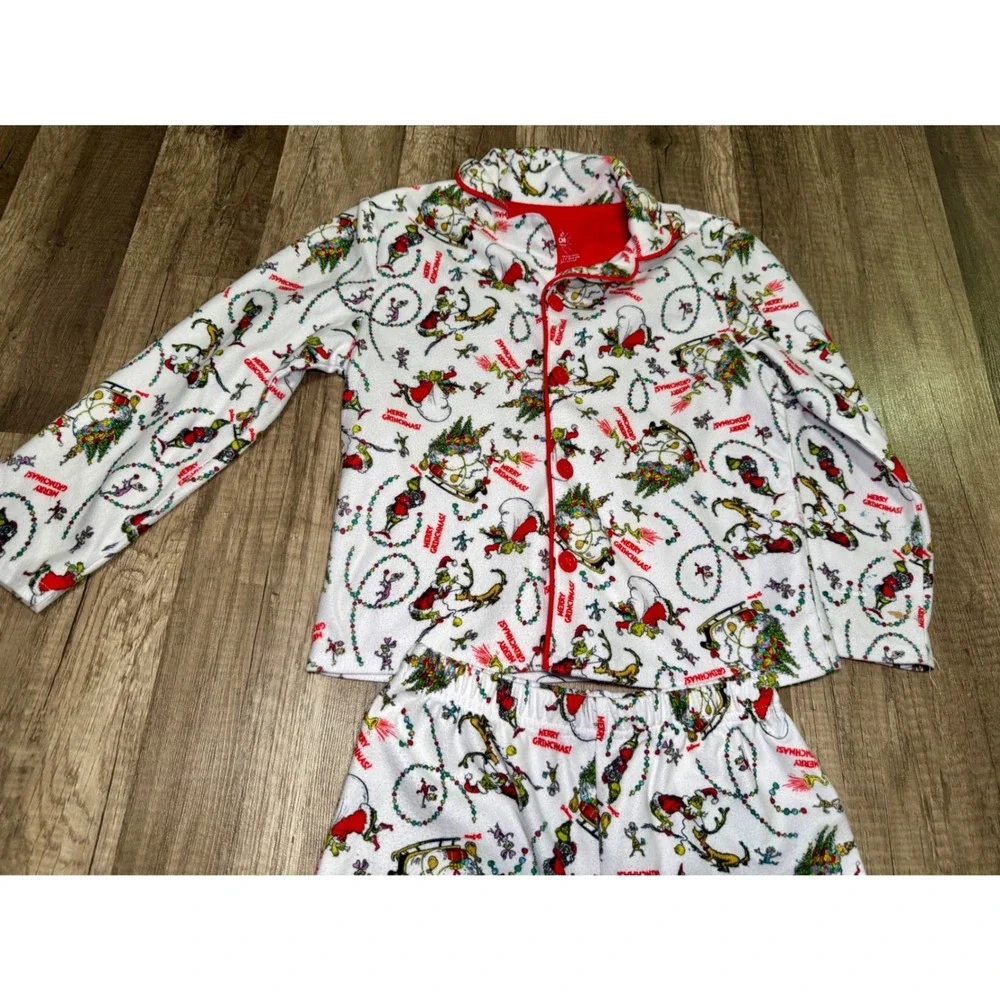 Boy's Dr. Seuss' The‎ Grinch 2-Piece Pajama Top & Pajama Bottoms Set